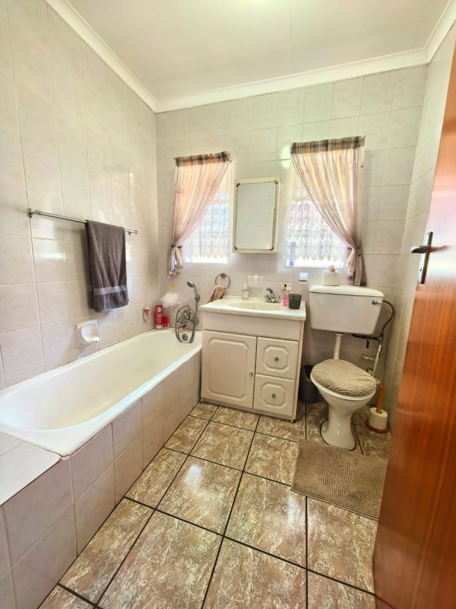 3 Bedroom Property for Sale in Vaalpark Free State